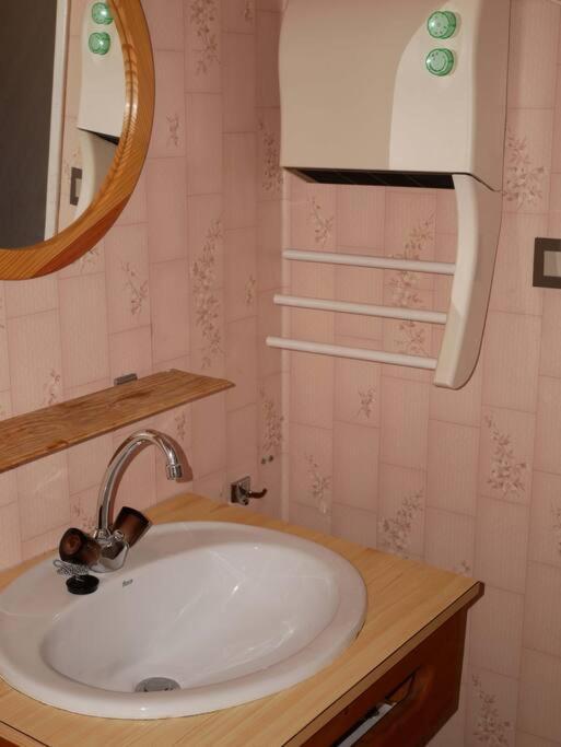 Cauterets: studio 4 personnes idéalement situé. Extérieur photo